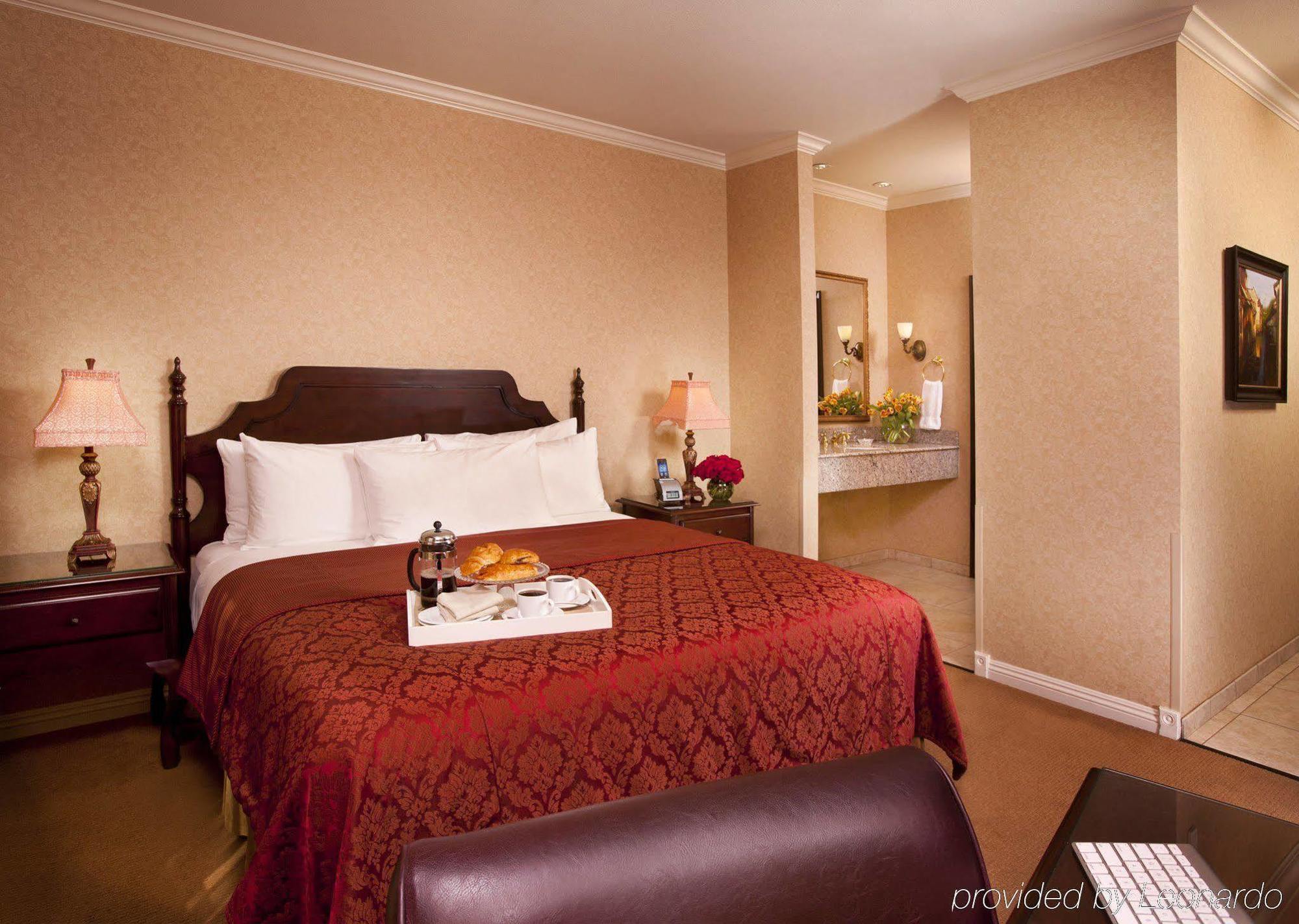Best Western Corona Hotel & Suites Room photo